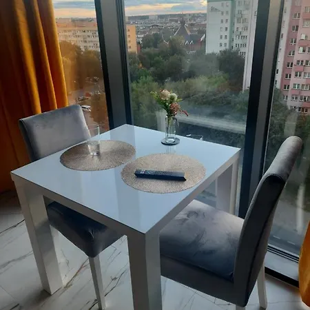 Hanza Tower Sunny Apartment
