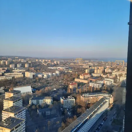 Hanza Tower Sunny Apartment