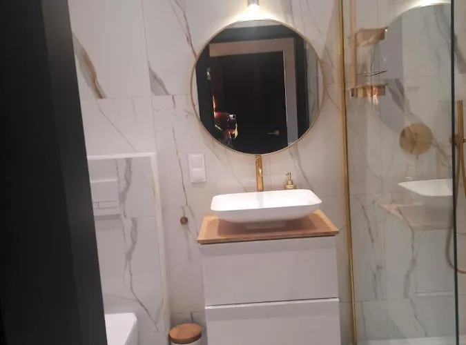 Hanza Tower By Sunny *